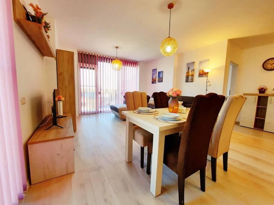 Beautiful Panoramic Central Apartment - City Of Mara Timisoara Exterior foto